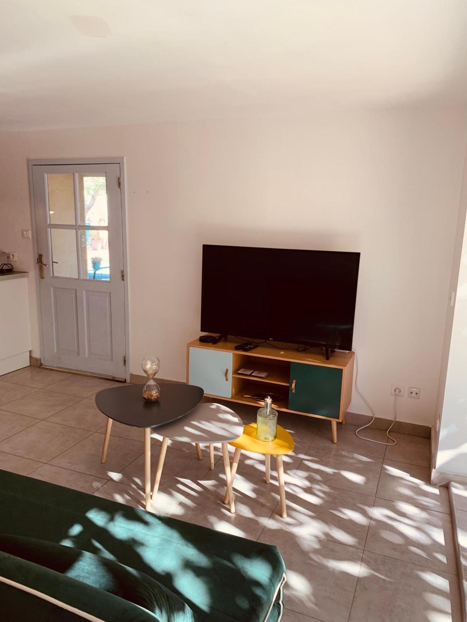 Appartement Independant Avec Jardin Et Acces Piscine Nîmes Exteriör bild